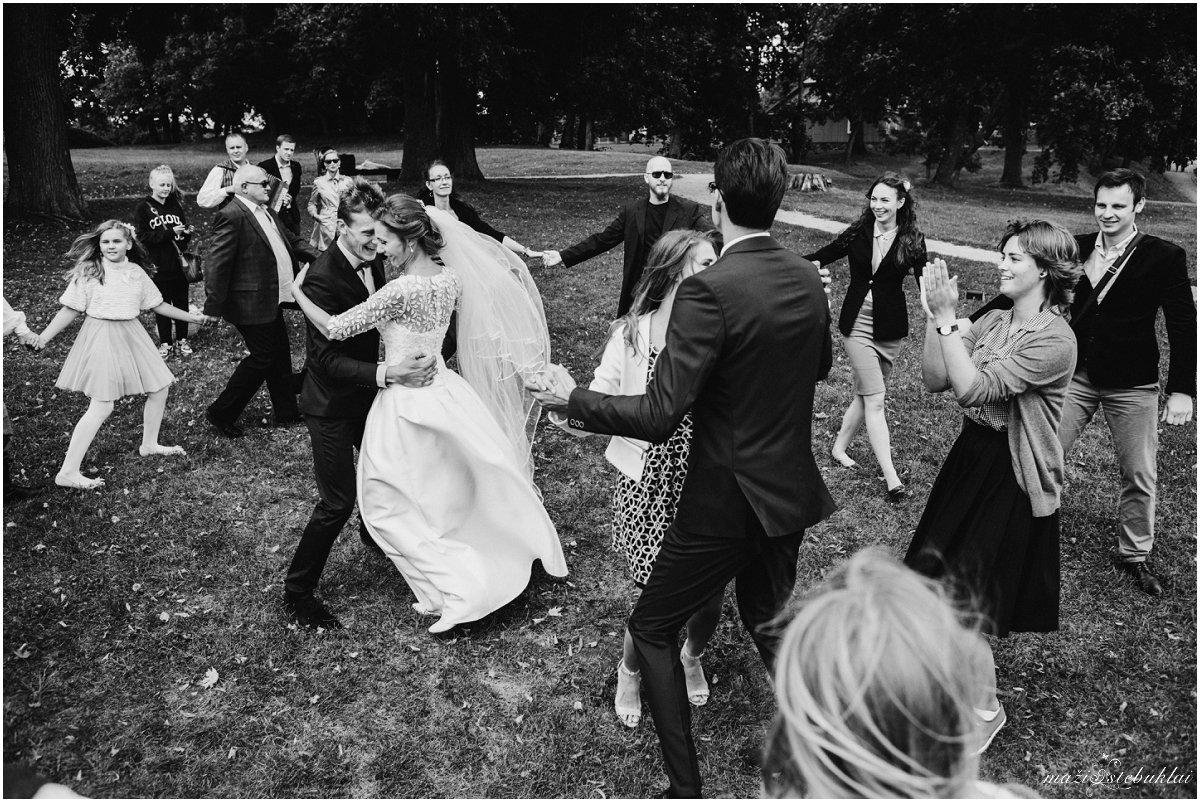 Vestuvinė fotosesija Kernavėje